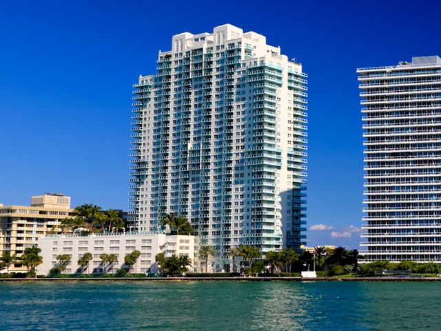 Floridian apartments for sale and rent