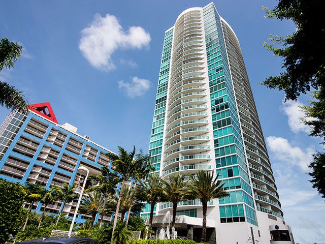 Skyline on Brickell apartments for sale and rent
