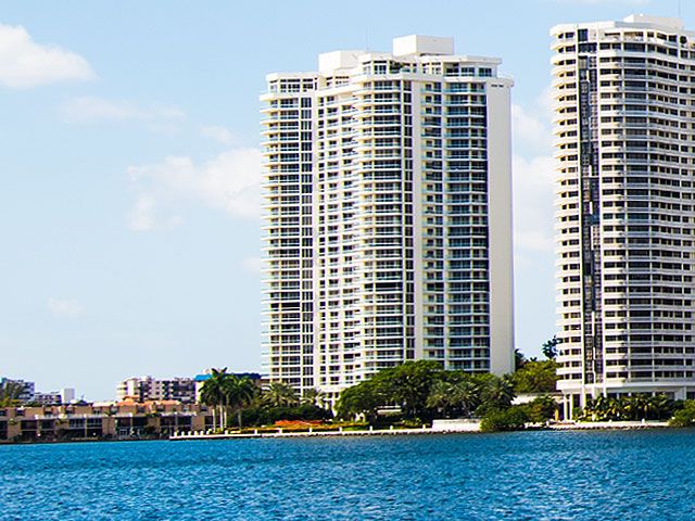 Williams Island 2600 apartments for sale and rent