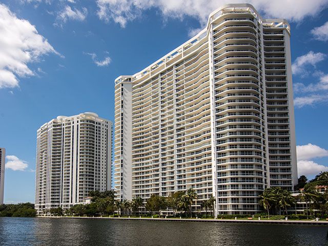 Williams Island 7000 apartments for sale and rent