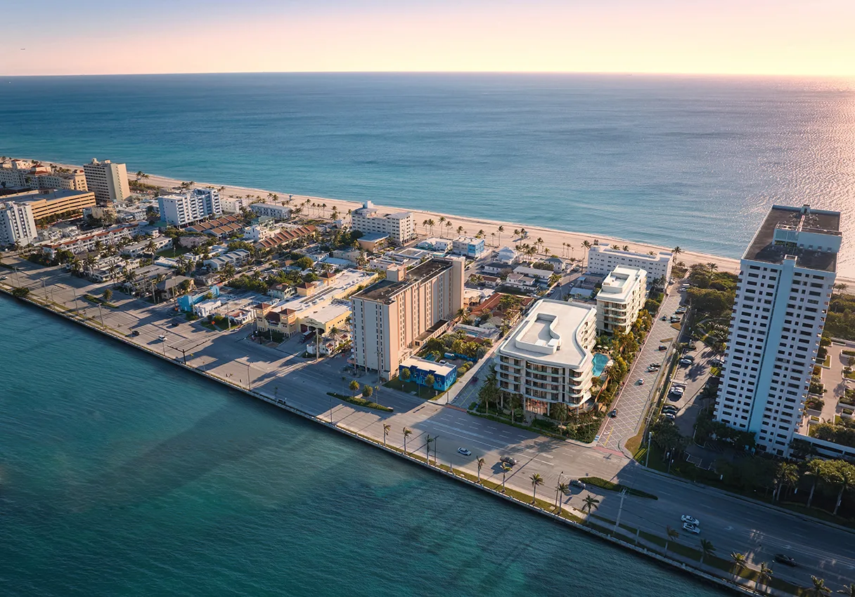 Hollywood Moon, Holywood Beach