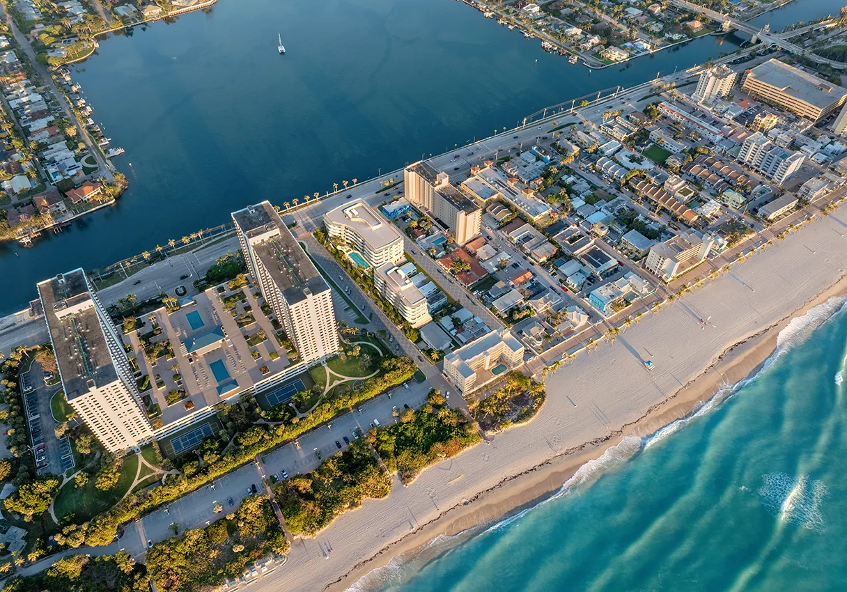 Hollywood Moon, Holywood Beach