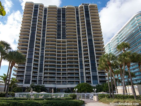 Bal Harbour Tower Apartamentos en Venta y Renta