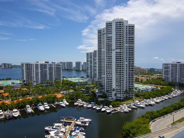 Mystic Pointe 400 apartments for sale and rent
