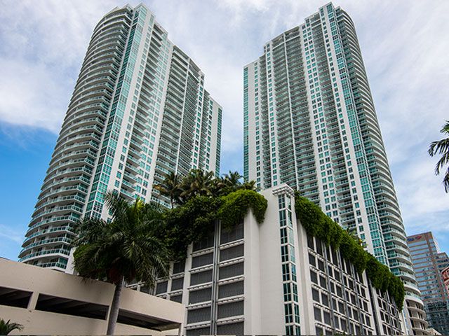 The Plaza on Brickell apartments for sale and rent