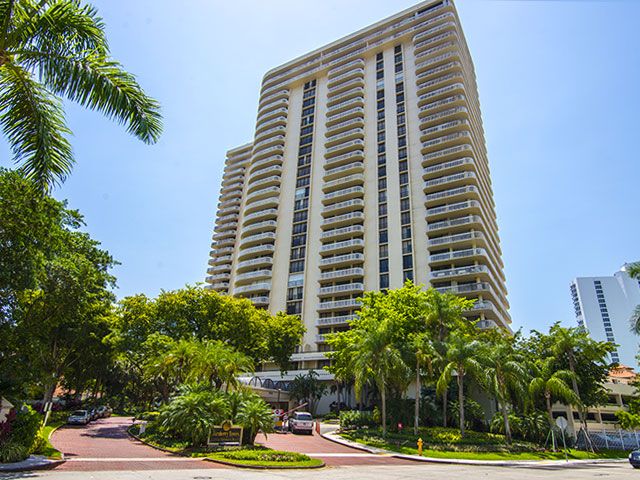 Turnberry Towers Condo Aventura Miami