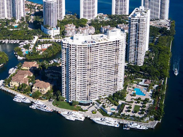 Williams Island 1000 Apartamentos en Venta y Renta