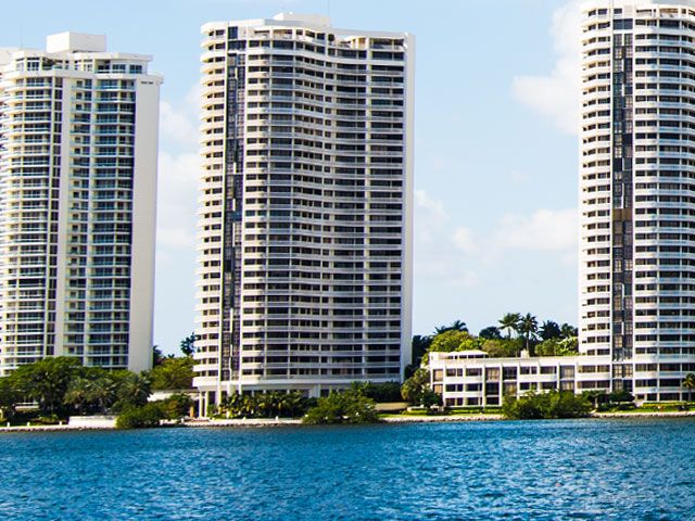 Williams Island 2800 Apartamentos en Venta y Renta