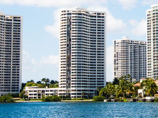 Williams Island 3000 Apartamentos en Venta y Renta