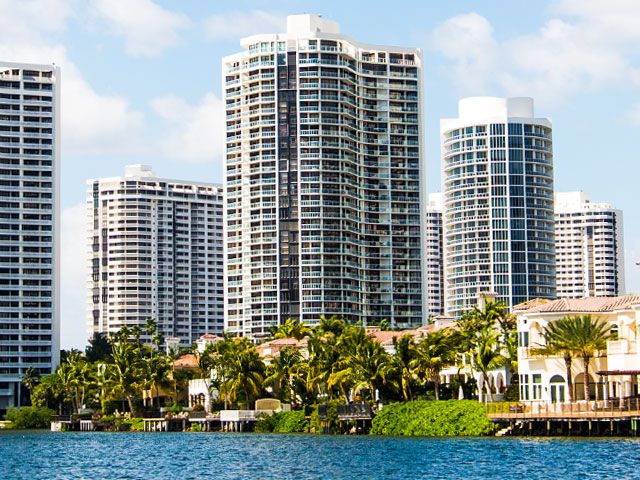 Williams Island 4000 Apartamentos en Venta y Renta