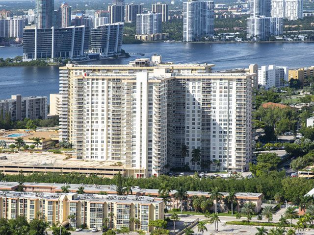 Winston Tower 300 квартиры на продажу и в аренду