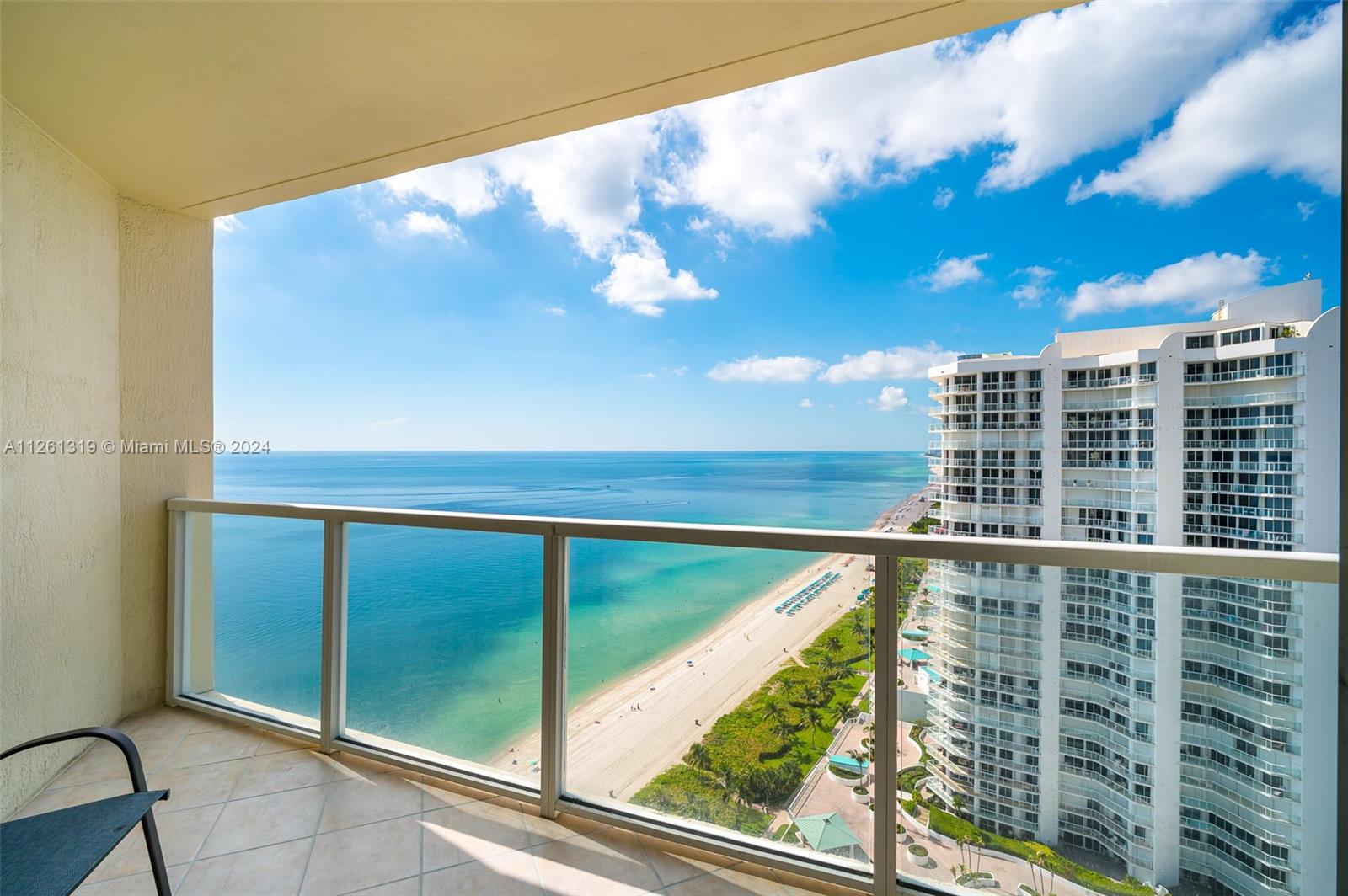 La Perla Condo for Sale, 16699 Collins Ave, Apartment 2601, Sunny