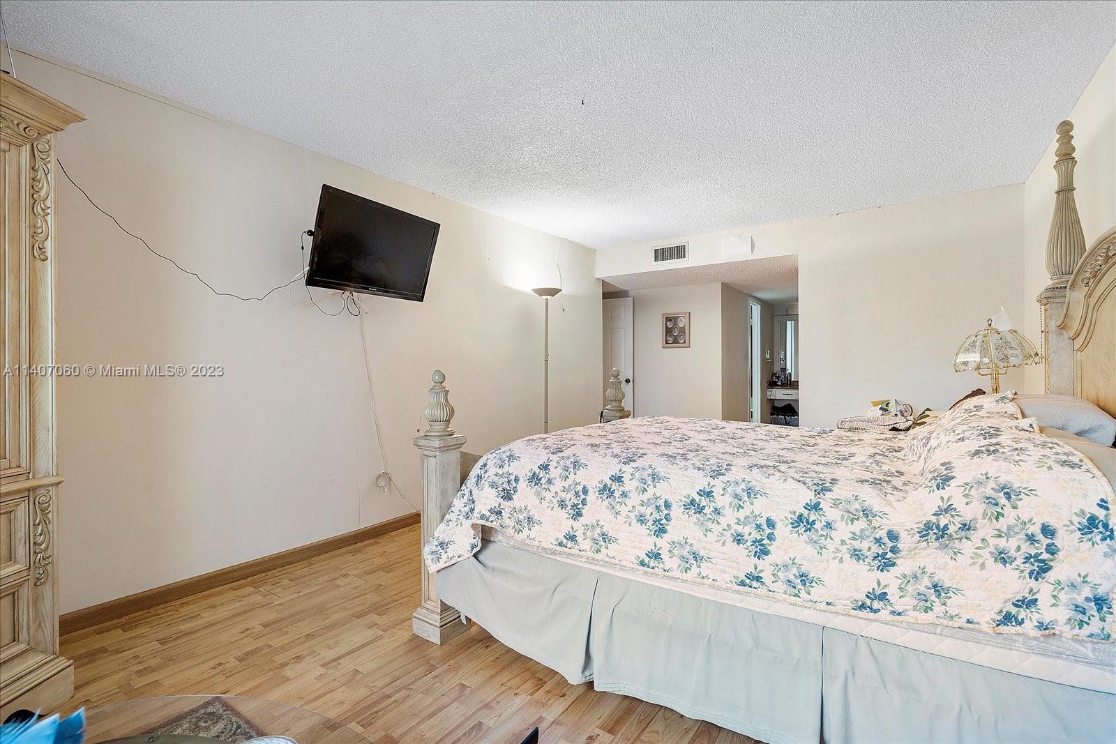 Winston Tower 400 Condo for Sale, 231 174th St, Apartment 319, Sunny Isles Beach, FL 33160, MLS