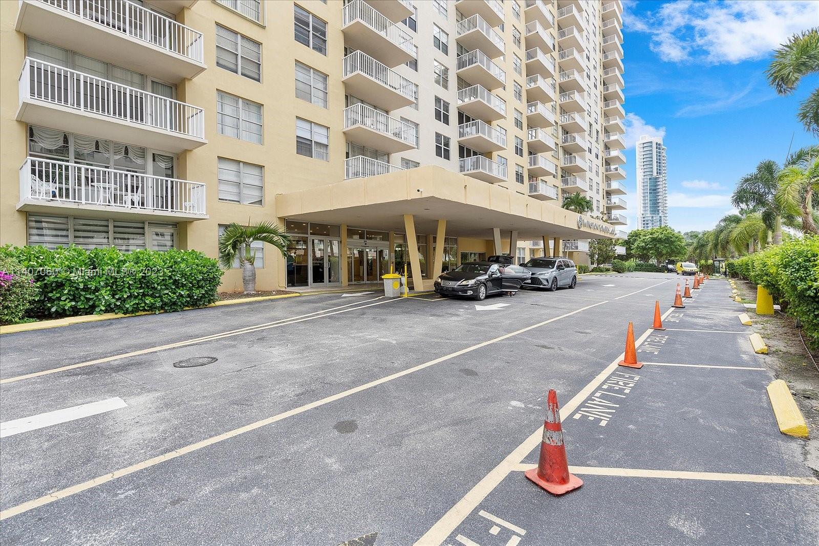 Winston Tower 400 Condo for Sale, 231 174th St, Apartment 319, Sunny Isles Beach, FL 33160, MLS
