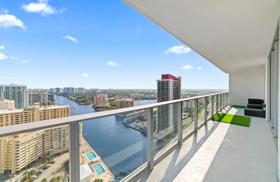 4010 S Ocean Dr #R2409