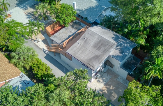 317 SW 9th Ave #