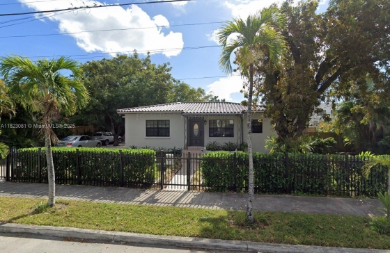 160 NW 39th St #