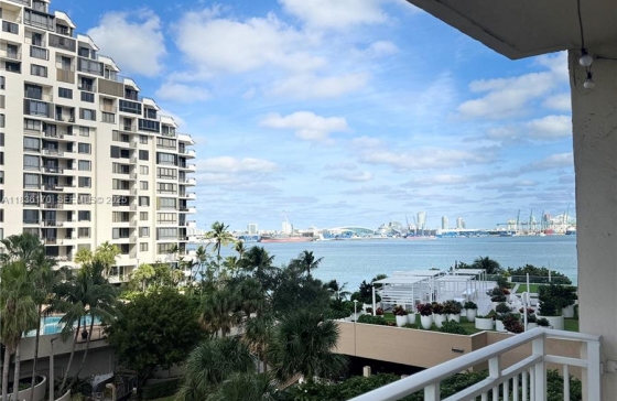 Isola Condo for Rent 770 CLAUGHTON - A11836170 13 