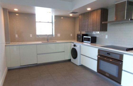 Bay Harbor Club Condo for Sale - A11836787 1 