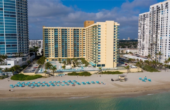 The Wave Condo for Rent 2501 S - A11837371 10 