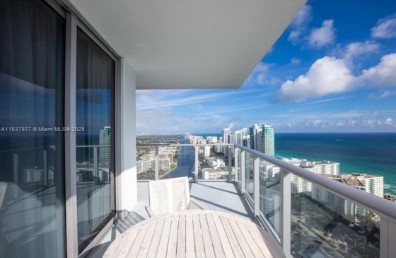 HYDE Beach House Condo for Sale - A11837937 4 
