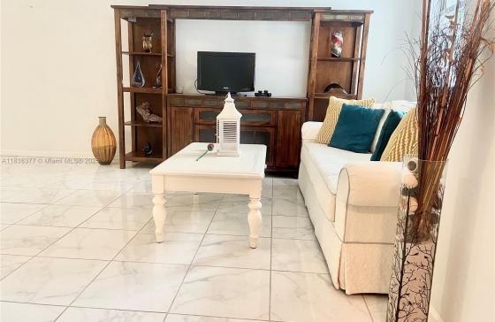 Residences on Hollywood Condo for - A11838377 5