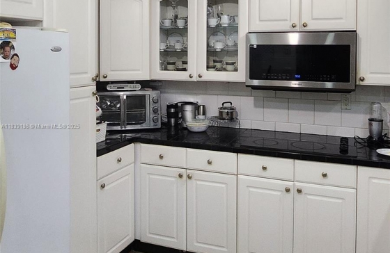 Commodore Plaza Condo for Sale - A11839186 11 