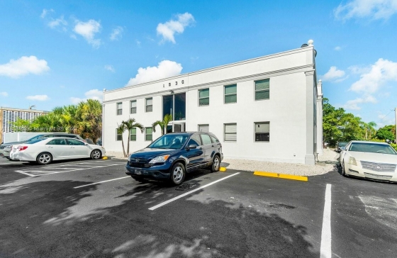 1530  Crescent Cir #