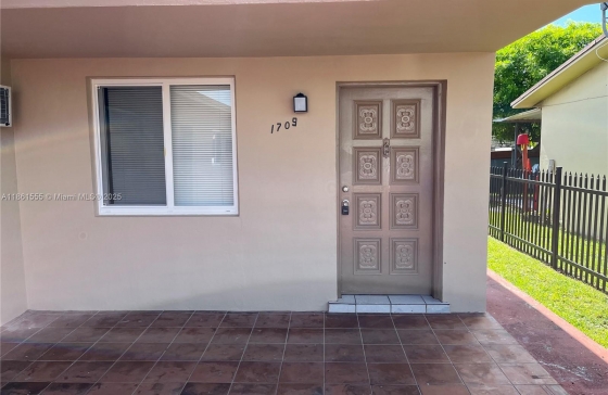1709 NW 22nd Ct #