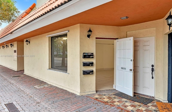 313 N Krome Ave #313-317-319