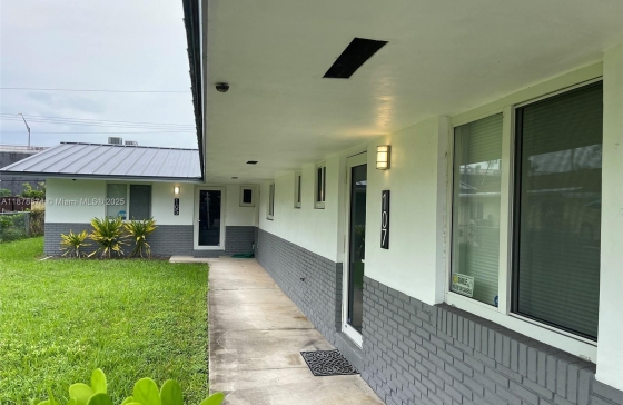 105 - NE 30th Ct #1 & 2 #