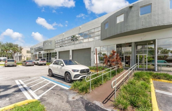 2201 NW 102nd Pl #4A