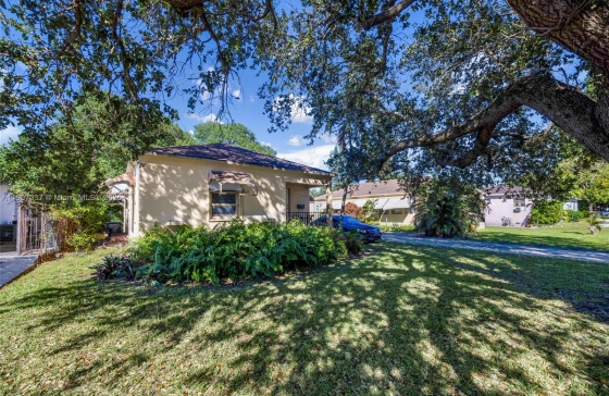 2459  Pierce St #1-6