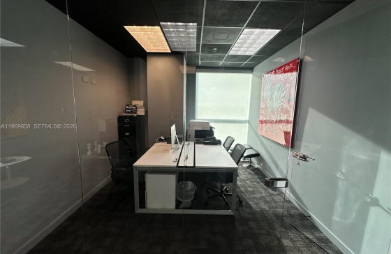 175 SW 7 St #1100-1101