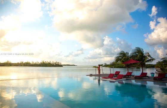 2 W Ambergris Caye #