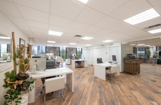 4300  Biscayne Blvd #303