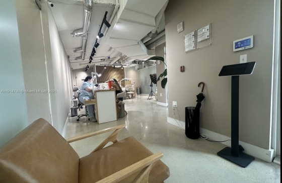 1627 SW 37th Ave #CU-1