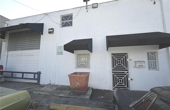 1680 W 33rd Pl #1680