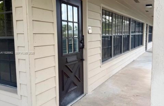 5353  Atlantic Ave #405