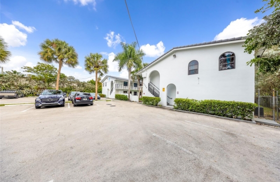 1350 NE 5th Ter #1-28