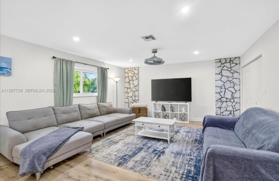 3211  Calle Largo Dr #