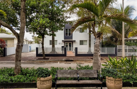 852 SW 13th Ave #