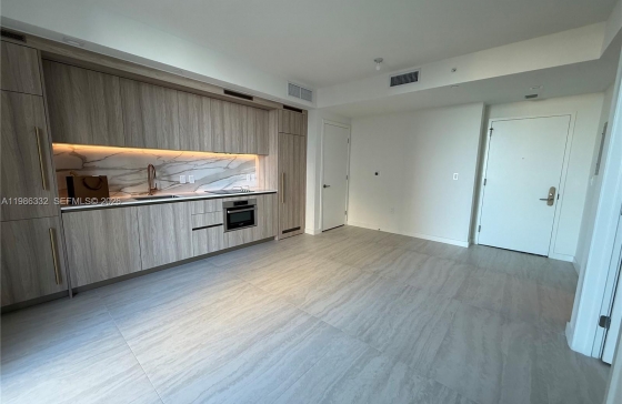 77 SE 5 St #2015