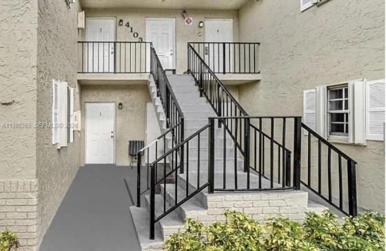 4103  Riverside Dr #