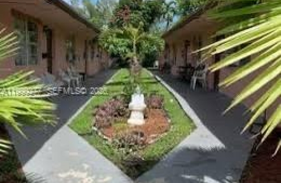 129 SE 5th St #1-4