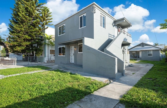 842 SW 3rd St #