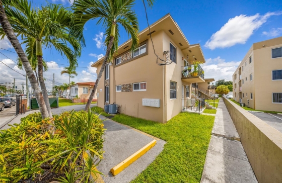 225 SW 18th Ave #