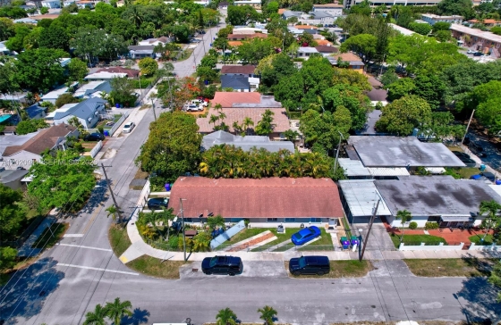 3501 SW 12th St #
