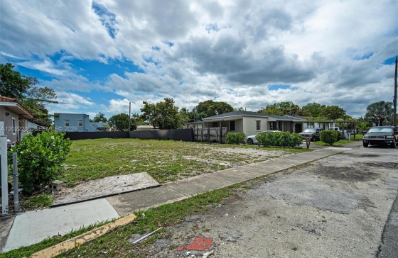 3056 SW 13th St #