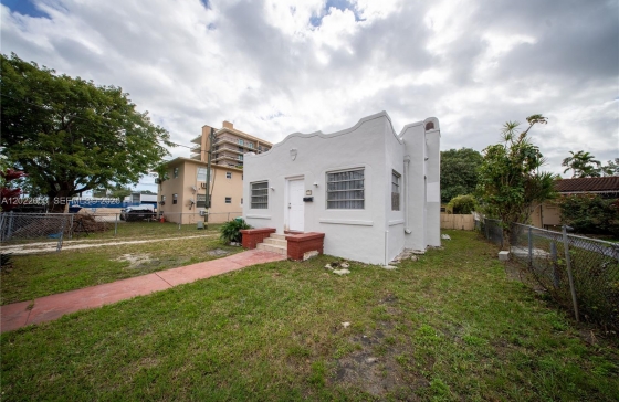 2744 SW 16th Ter #